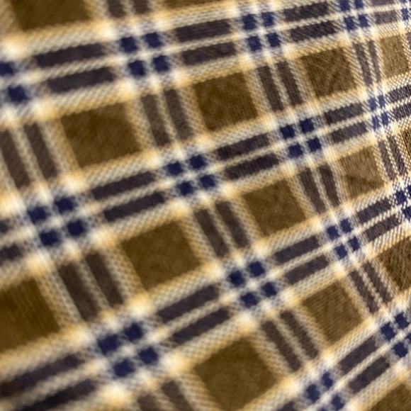 Abercrombie & Fitch - Picture 3 of 6